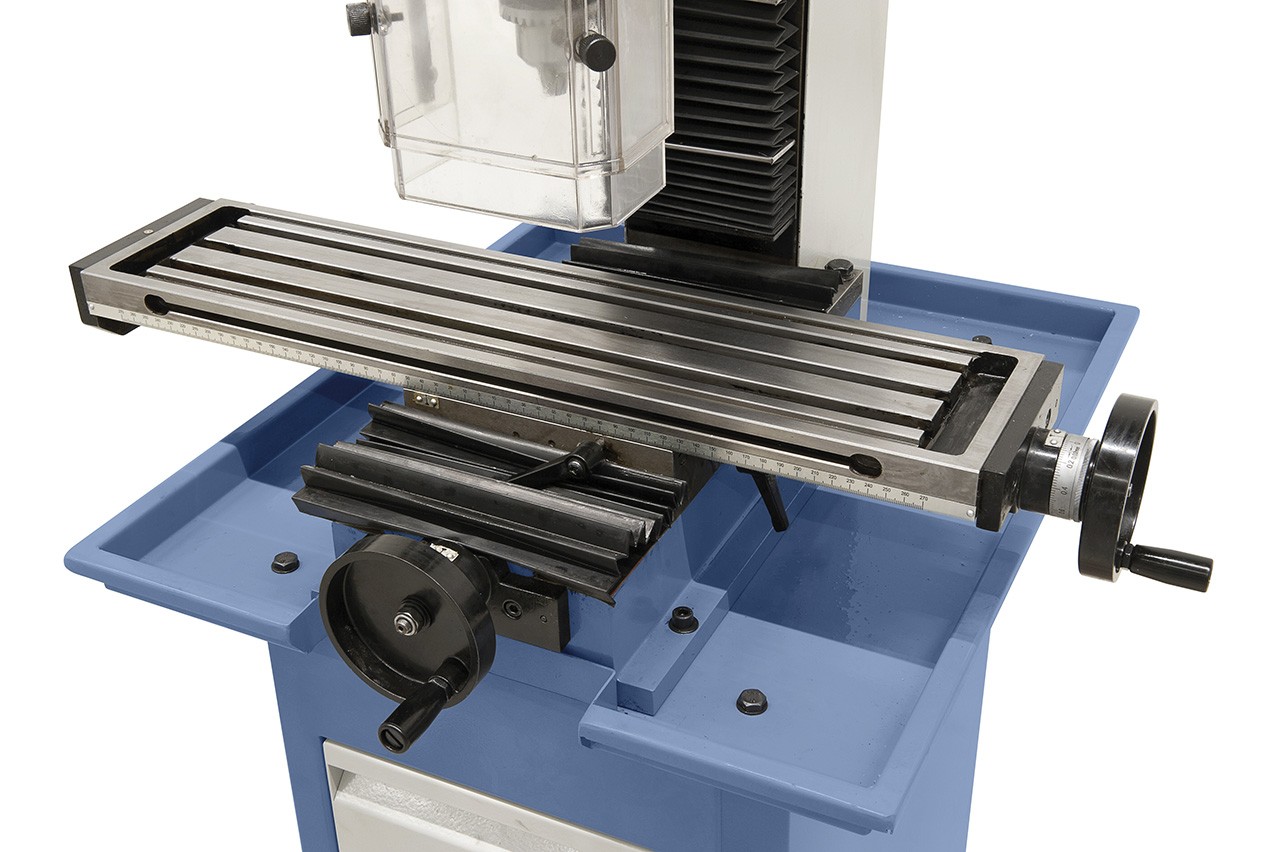 02-1022_detail_kreuztisch