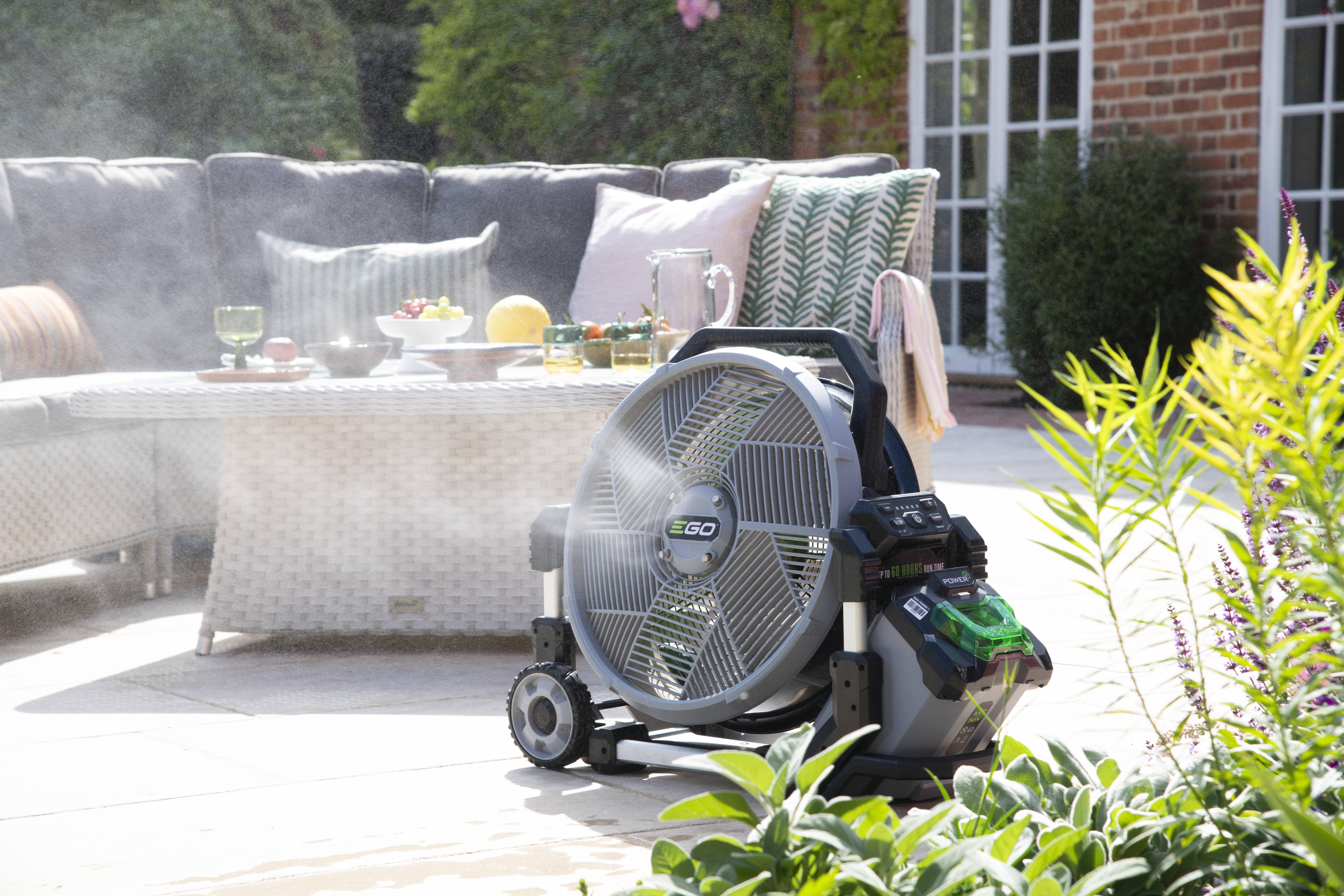 EGO Akku-VENTILATOR MIT SPRÜHNEBEL-FUNKTION FN1800E